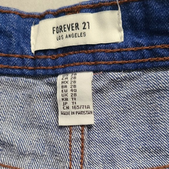 NWOT Forever 21 High Waisted Jean Shorts, Size 28 - Picture 7 of 7